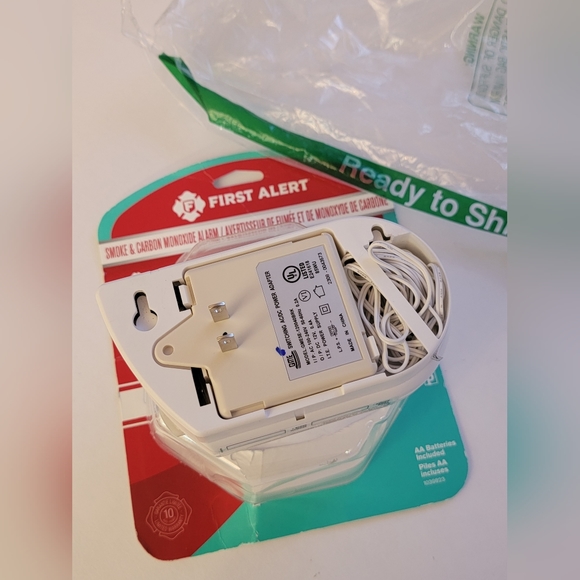 First Alert GC01CN 3-in-1 Explosive Gas & Carbon Monoxide Alarm - Picture 4 of 5